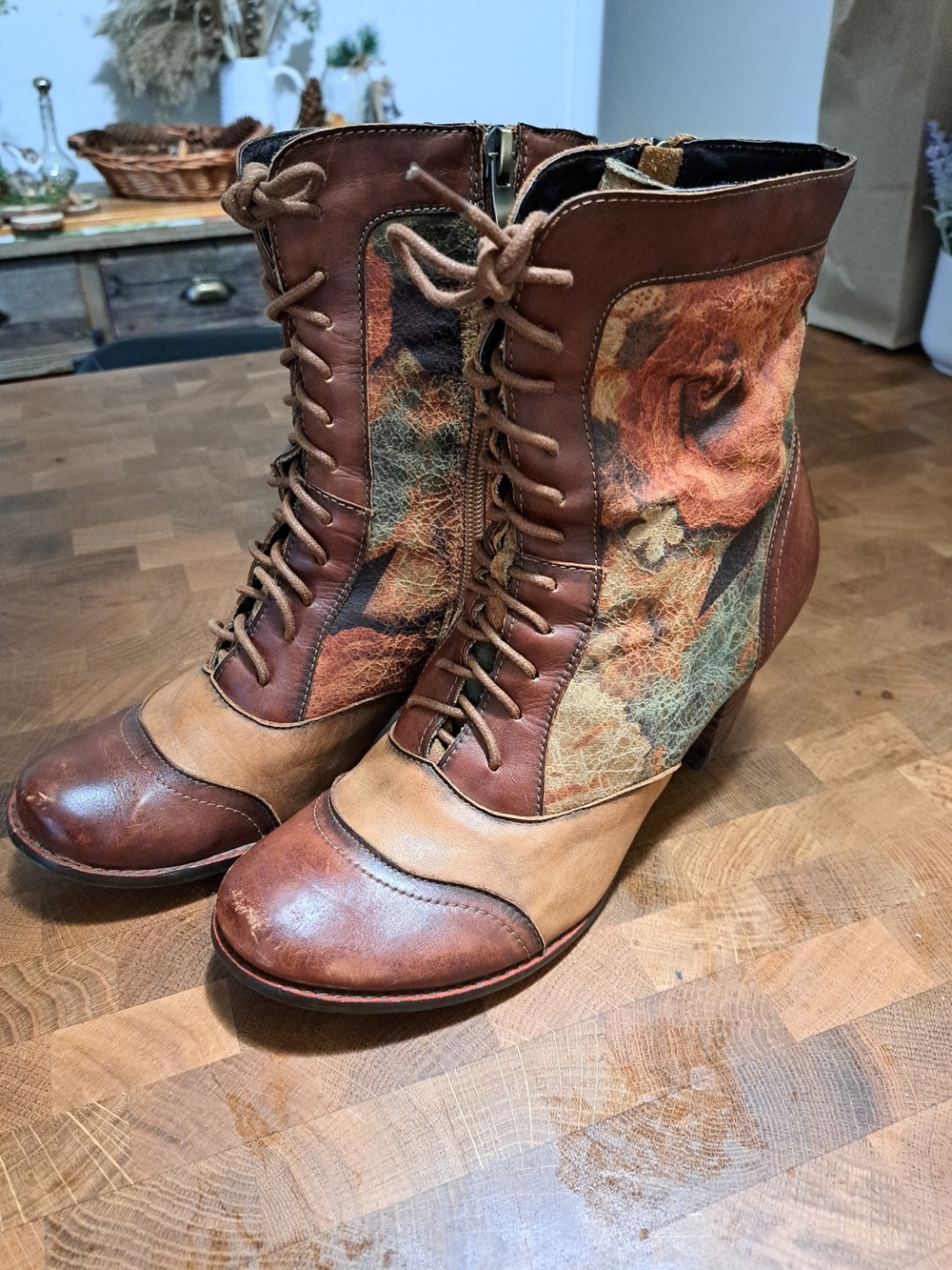 L'artiste Brown Floral Lace-Up Ankle Boots - Women's